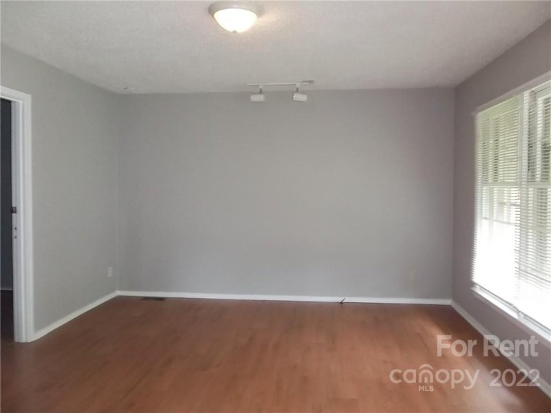 Property image 5 at 372 Leafmore Drive, Charlotte, NC 28213