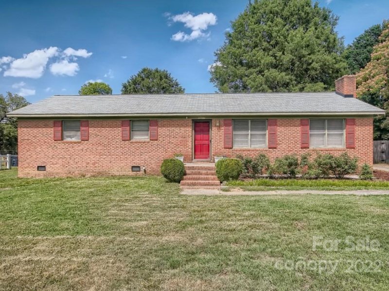 Property image 2 at 15217 Catawba Circle, Matthews, NC 28104