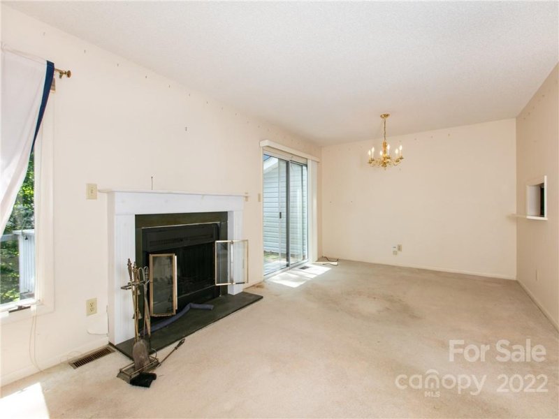 Property image 2 at 43 Hollybrook Drive, Asheville, NC 28803