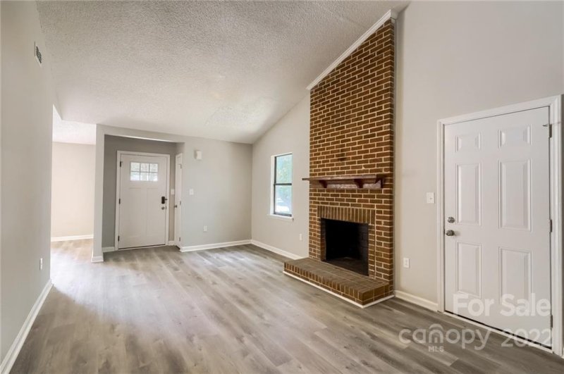 Property image 3 at 8515 Mission Hills Road, Charlotte, NC 28227