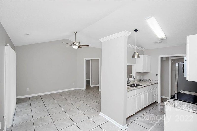 Property image 4 at 5704 Glenhill Court, Charlotte, NC 28208