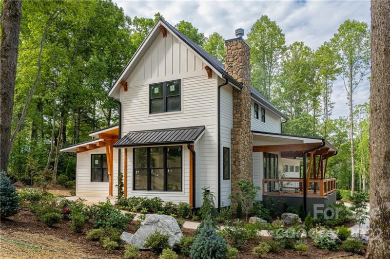 Property image 2 at 18 Ted Linn Drive, Fairview, NC 28730