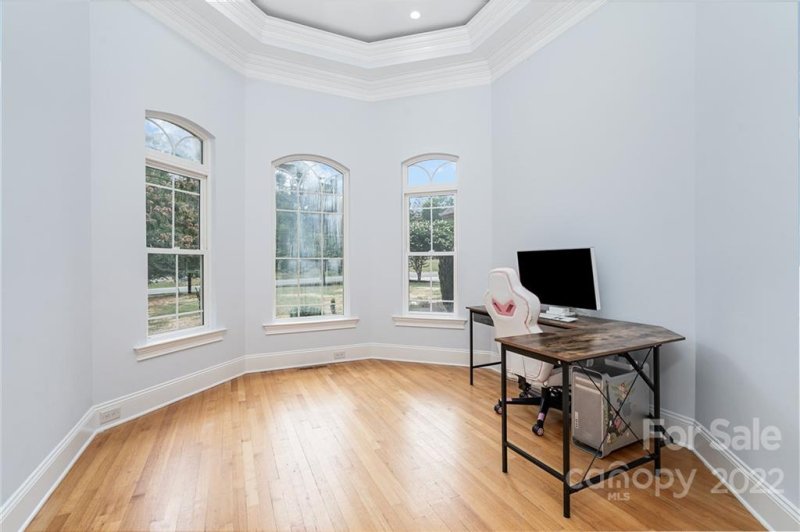 Property image 5 at 431 Breezewood Drive, Charlotte, NC 28262