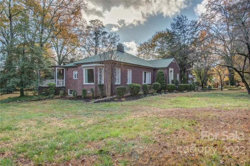 Property image 2 at 1141 S Belvedere Avenue, Gastonia, NC 28054