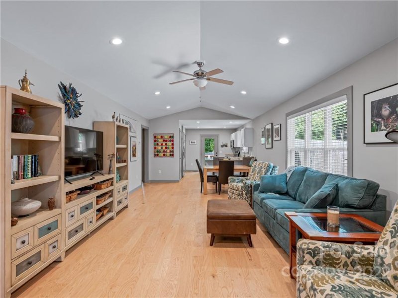 Property image 4 at 166 Laurel Loop, Asheville, NC 28806