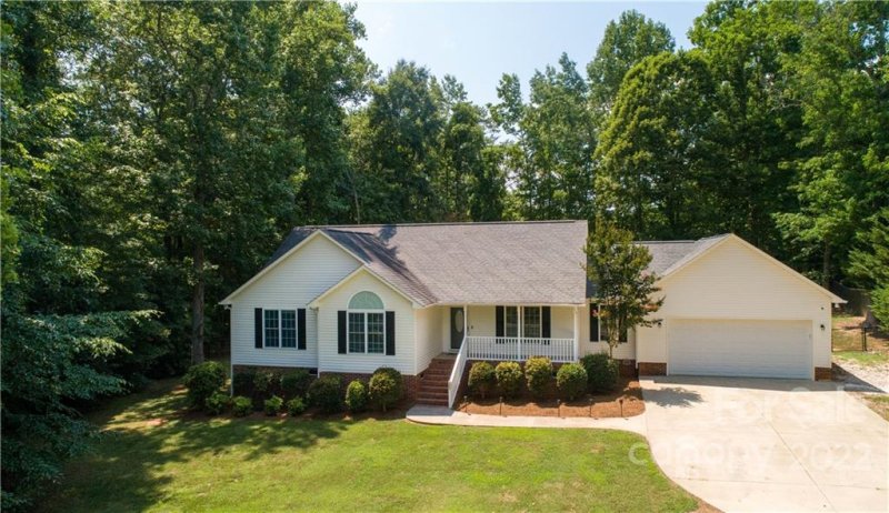 Property image 2 at 255 Tanager Drive, York, SC 29745