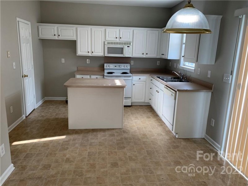 Property image 4 at 1231 Joannas Court, Charlotte, NC 28214