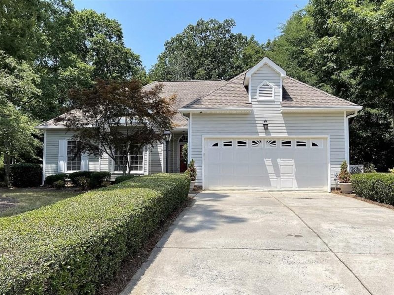 Property image 2 at 1319 Mill Race Lane, Matthews, NC 28104