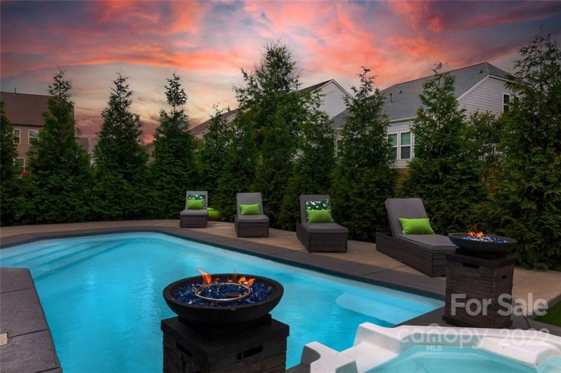 721 Garrett Green Way