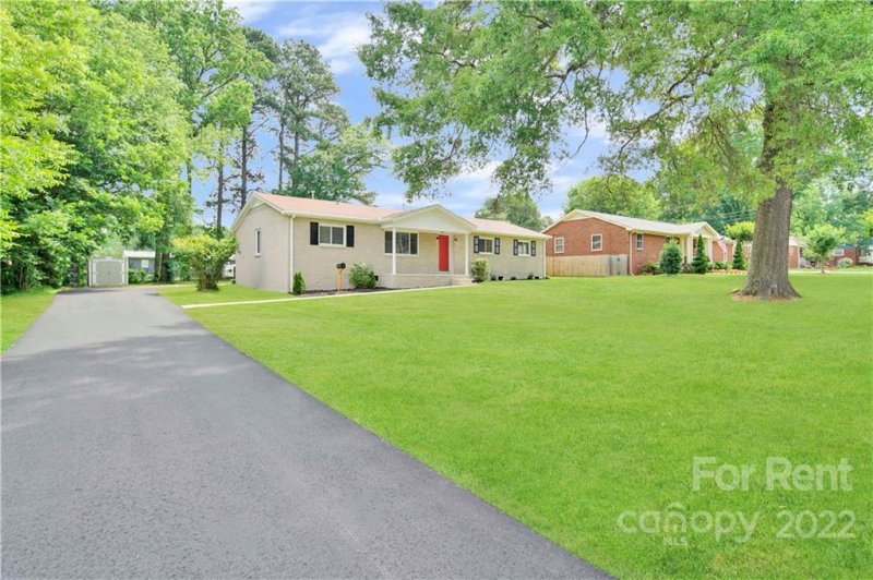 Property image 3 at 5917 Olinda Street, Charlotte, NC 28215