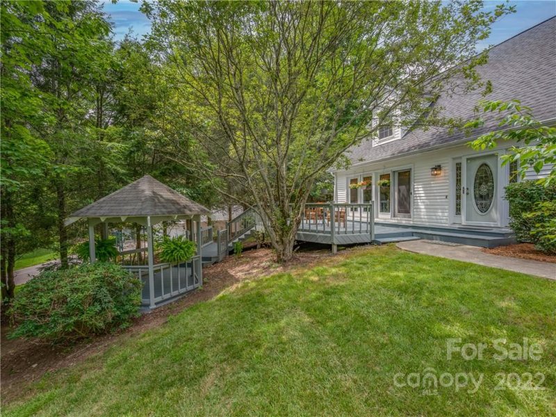 Property image 3 at 107 Lone Eagle Lane, Hendersonville, NC 28739