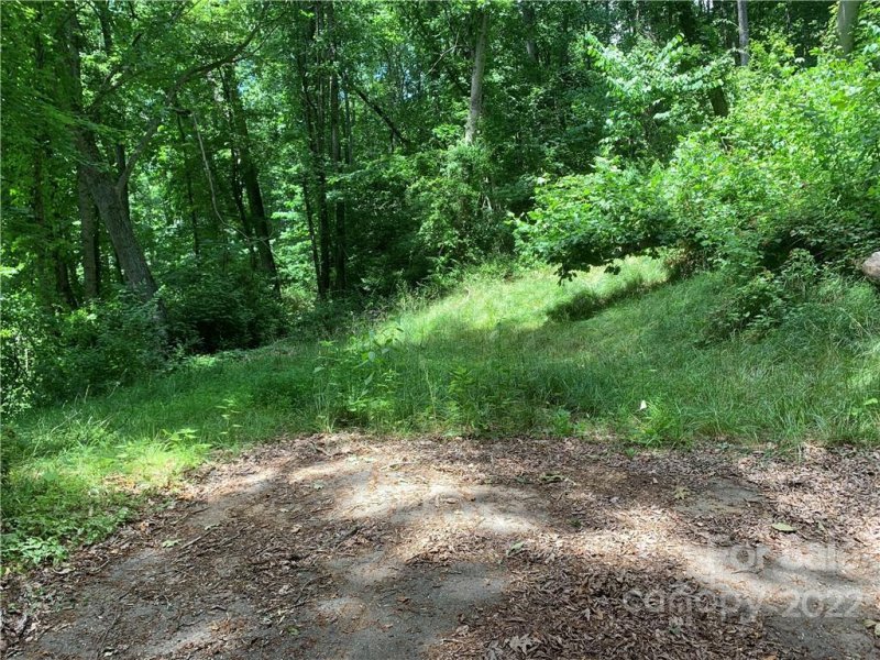 Property image 3 at 86 Tuckaway Drive, Asheville, NC 28803