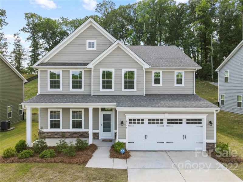 Property image 2 at 10258 Paper Birch Drive, Charlotte, NC 28215