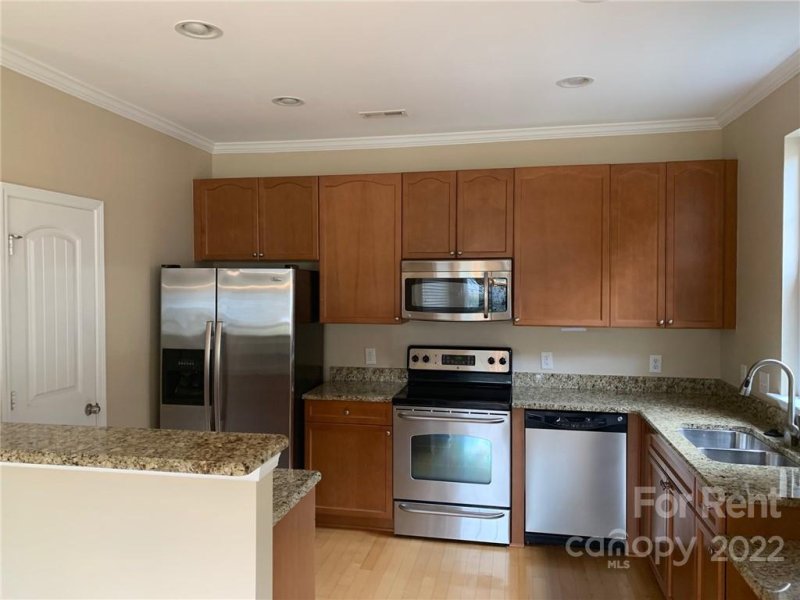 Property image 5 at 905 Central Park Circle, Davidson, NC 28036