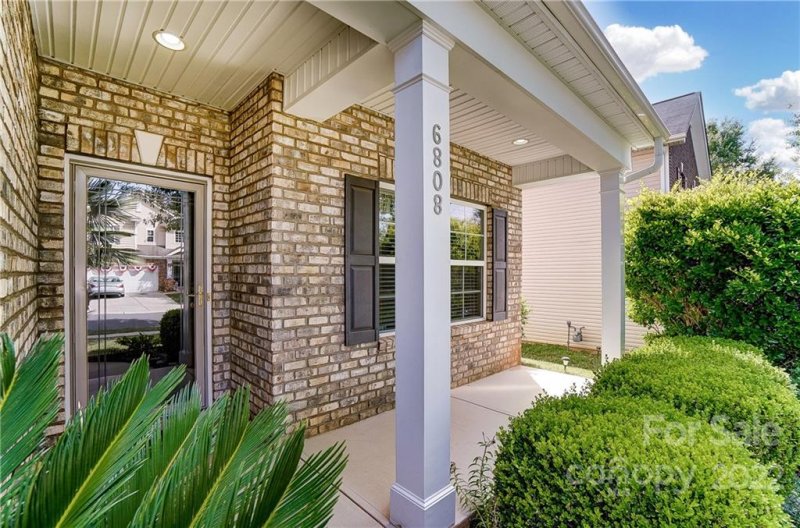 Property image 2 at 6808 Barefoot Forest Drive, Charlotte, NC 28269