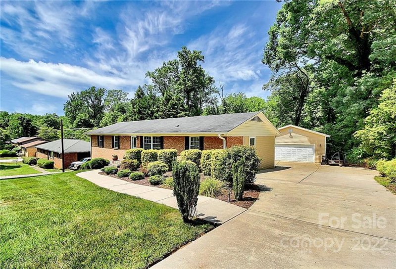 Property image 4 at 7624 Denbur Drive, Charlotte, NC 28215