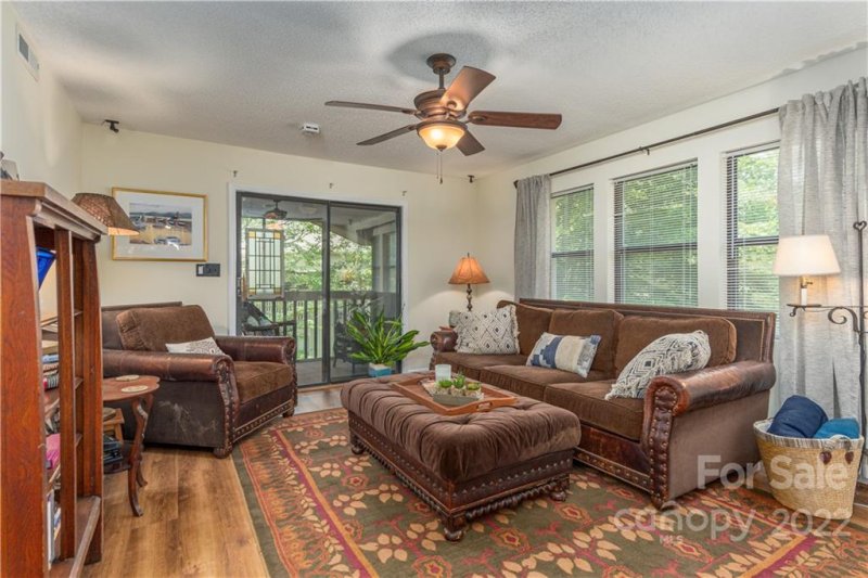 Property image 2 at 206 Abbey Circle, Asheville, NC 28805