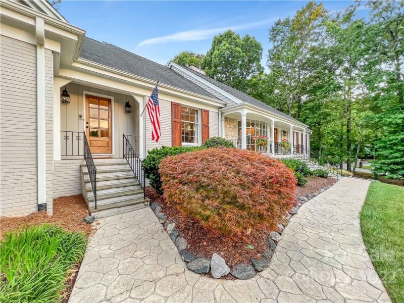 Property image 2 at 1501 Heatherloch Drive, Gastonia, NC 28054