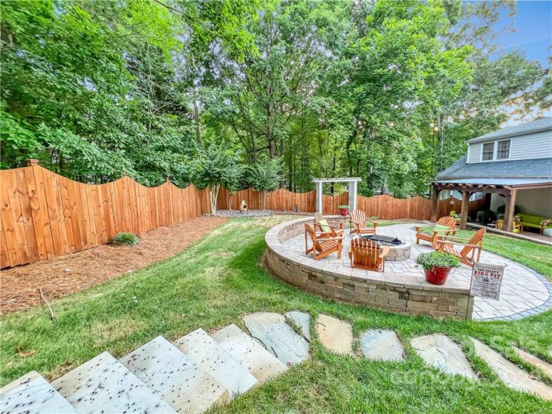 Property image 3 at 1501 Heatherloch Drive, Gastonia, NC 28054