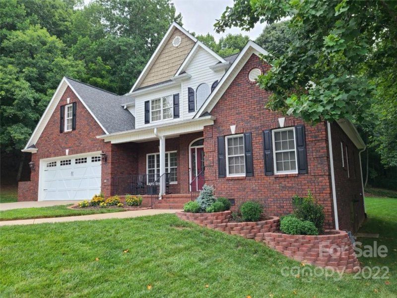 Property image 2 at 1216 Fox Chase Drive, Newton, NC 28658