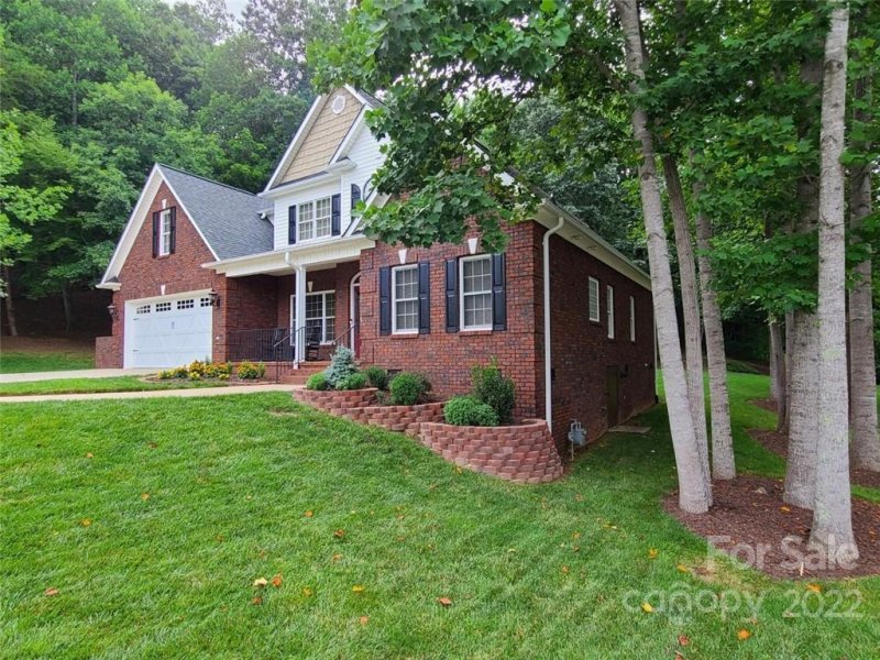 Property image 3 at 1216 Fox Chase Drive, Newton, NC 28658