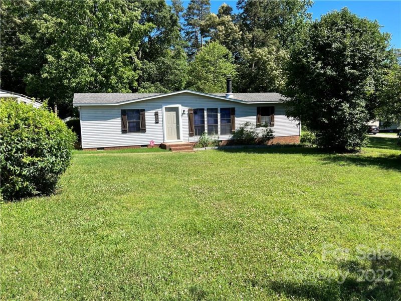 Property image 2 at 138 Heatherwood Court, Clover, SC 29710