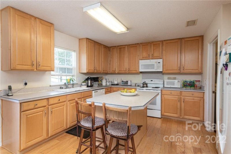 Property image 5 at 1093 Meadowbrook Lane, Concord, NC 28027