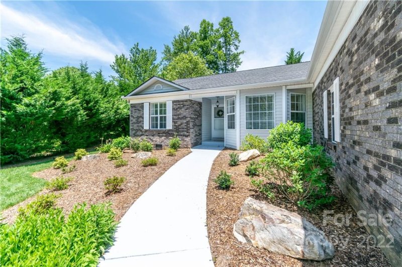 Property image 2 at 4 Doral Court, Etowah, NC 28729