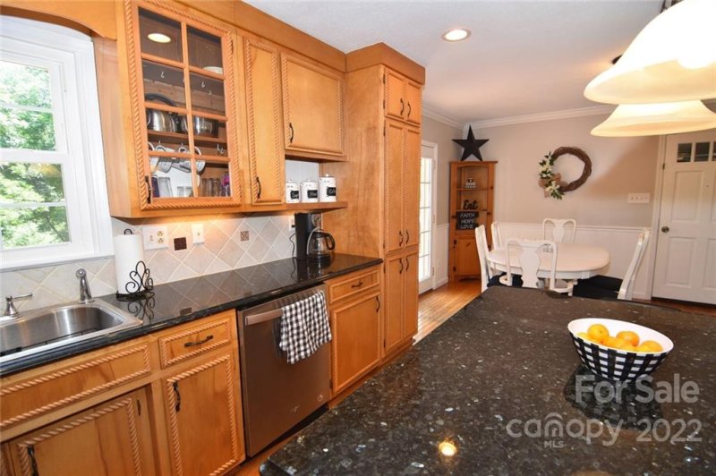 Property image 5 at 71 Lakemont Park Road, Hickory, NC 28601