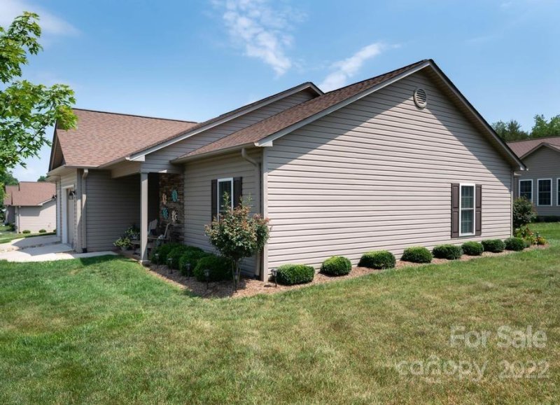 Property image 3 at 505 2nd Street Place, Conover, NC 28613