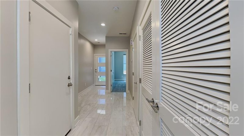 Property image 2 at 932 Westbrook Drive, Charlotte, NC 28202