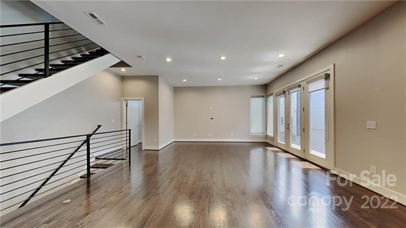 Property image 4 at 932 Westbrook Drive, Charlotte, NC 28202