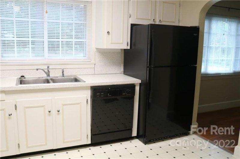 Property image 3 at 1442 Medford Drive, Charlotte, NC 28205