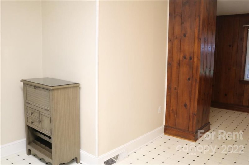 Property image 4 at 1442 Medford Drive, Charlotte, NC 28205