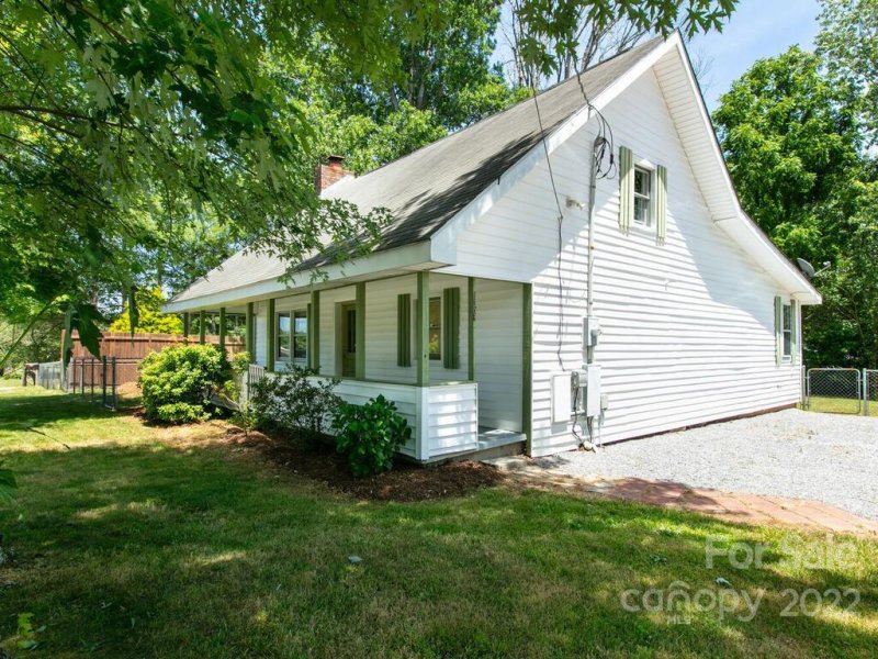 Property image 3 at 1109 Shepherd Street, Hendersonville, NC 28792