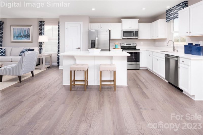 Property image 3 at 2111 Goldwood Drive, Charlotte, NC 28215