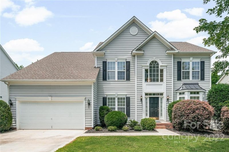 802 Circle Trace Road