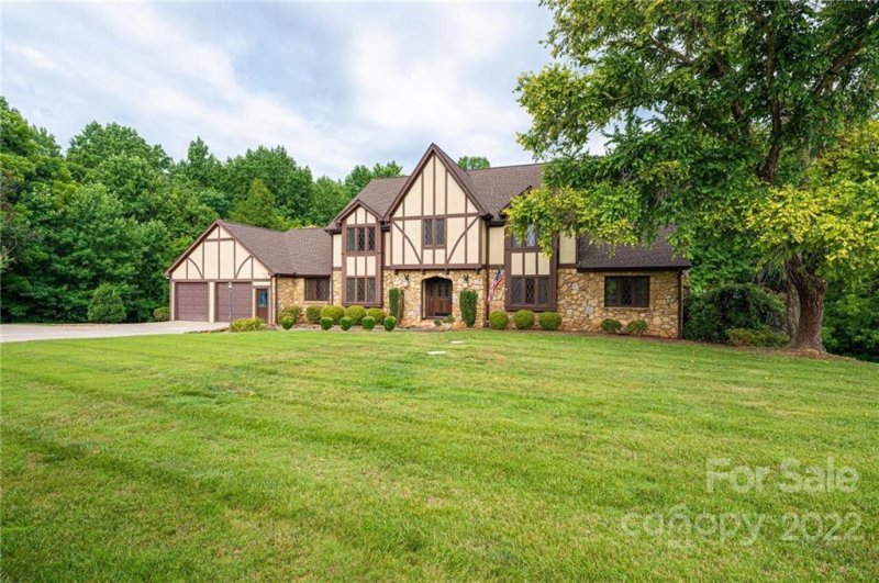 Property image 2 at 229 Baymount Drive, Statesville, NC 28625