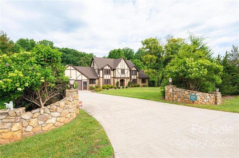 Property image 3 at 229 Baymount Drive, Statesville, NC 28625