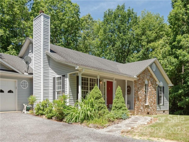 Property image 2 at 1209 Kanuga Ridge Road, Hendersonville, NC 28739