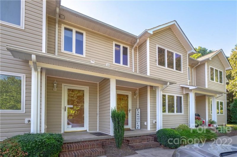 3255 White Oak Court