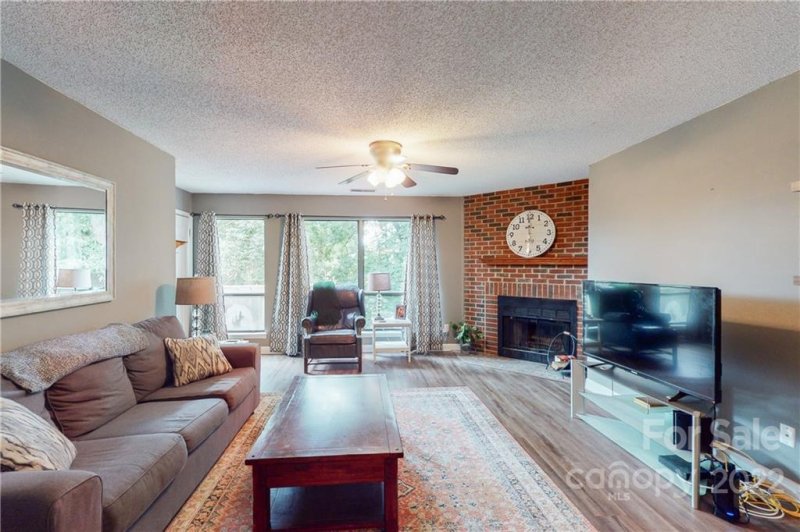 Property image 5 at 1608 Sharon Road, Charlotte, NC 28210