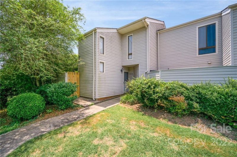 7838 Hummingbird Lane