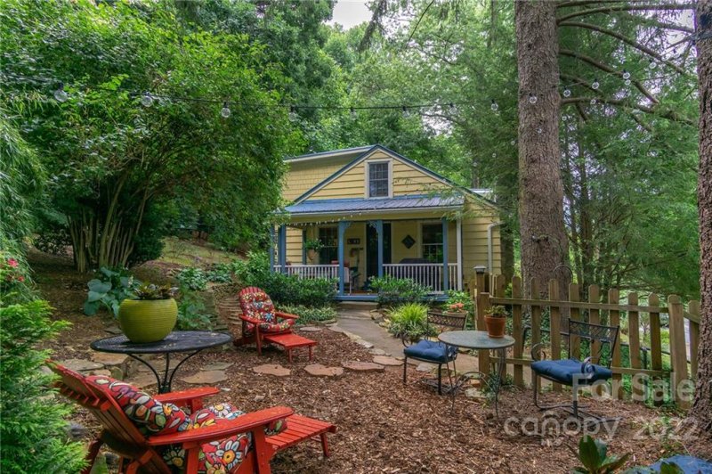 Property image 3 at 120 Cragmont Street, Black Mountain, NC 28711