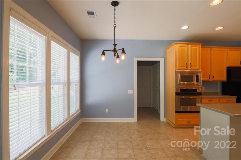 Property image 5 at 10740 Knight Castle Drive, Charlotte, NC 28277