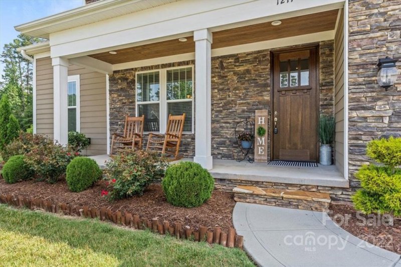 Property image 2 at 1211 39th Avenue, Hickory, NC 28601