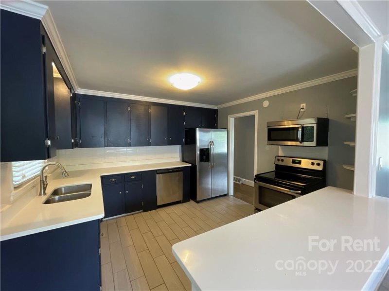 Property image 5 at 2221 Amesbury Avenue, Charlotte, NC 28205