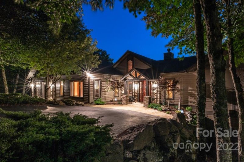 Property image 2 at 114 Raven Road, Beech Mountain, NC 28604