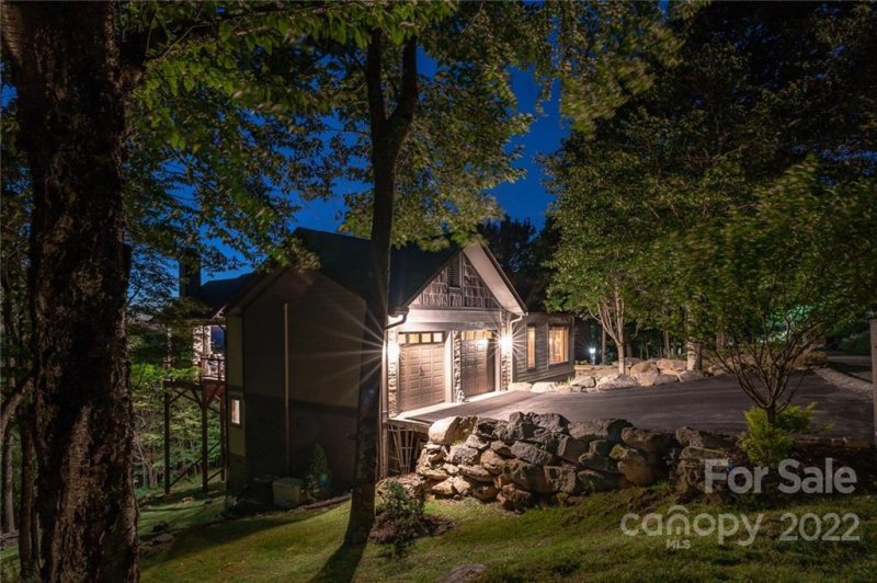 Property image 3 at 114 Raven Road, Beech Mountain, NC 28604