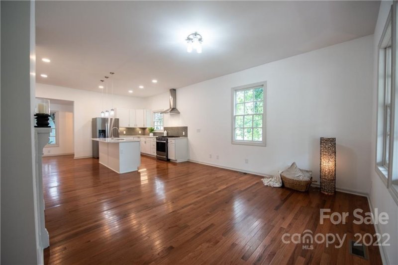 Property image 5 at 902 W 2nd Avenue, Gastonia, NC 28052